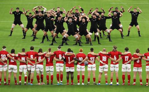 A Torino gli All Blacks a ritmo dell'haka del maori "italiano"