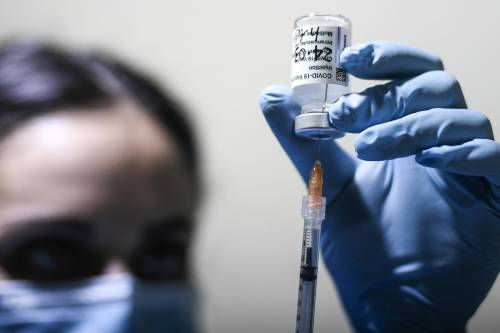 "Le vaccinazioni volano se tutti i medici aiutano. O si dovrà precettare"