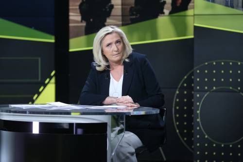 Elezioni francesi, Repubblicani davanti. Marine Le Pen resta a mani vuote