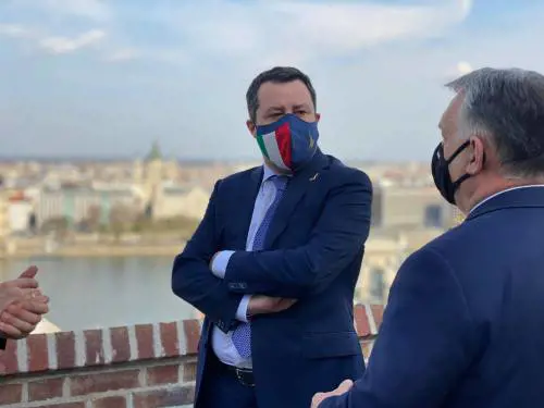 Se Salvini si aggrappa alle crociate