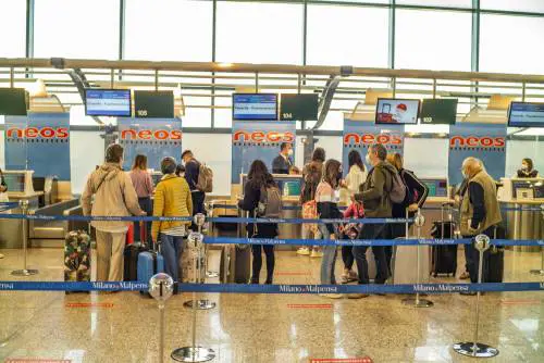 Cambiano le regole per viaggiare: stop a tamponi e quarantena