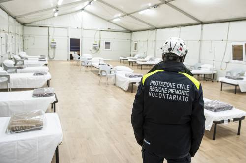 Il mistero dei campi d’emergenza del governo