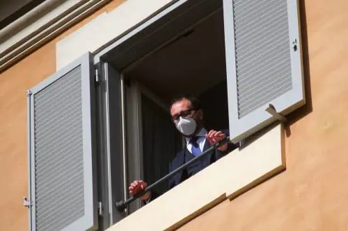 La maggioranza arranca sul super trojan. L'intesa: niente registrazioni ai privati