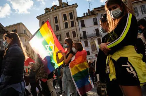 Dal genocidio alla fine dell'era influencer. Le parole della settimana