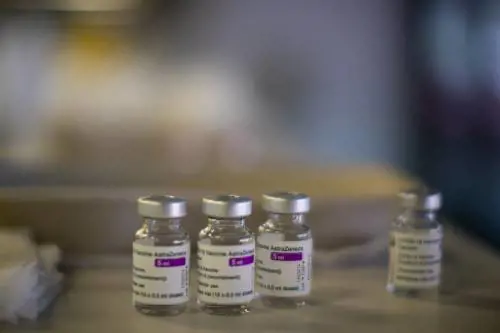 Militare morto dopo il vaccino Astrazeneca, pm vola in Olanda: analisi sulle fiale