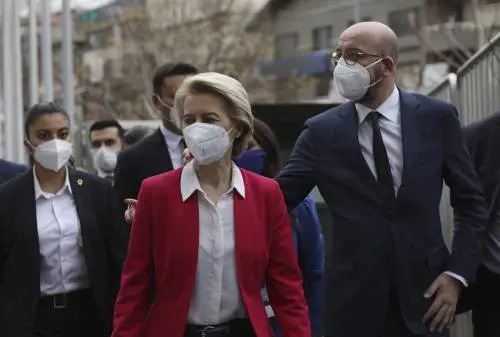 Niente sedia a von der Leyen. Il Ppe: "Erdogan vergogna"