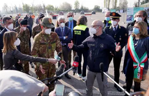 Direttiva Figliuolo: over 80 e 75enni vaccinati ad aprile. "Avanti col piano"