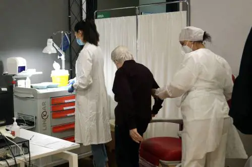 Siero agli anziani: rinunce e caos liste Le Regioni partono ed è subito un flop