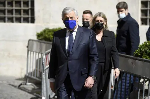 Tajani: ecco il piano per non perdere l'estate. Tra sieri, voucher e nuovi crediti garantiti