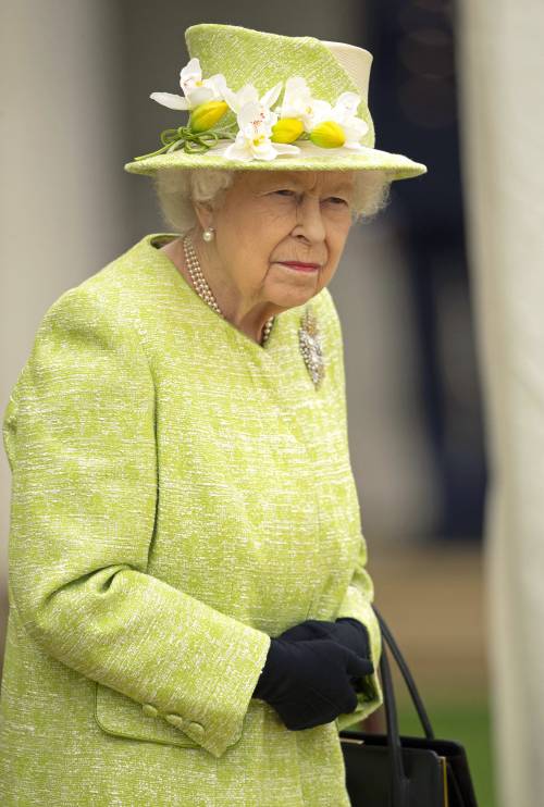 La regina Elisabetta annulla tutti gli impegni per problemi di salute