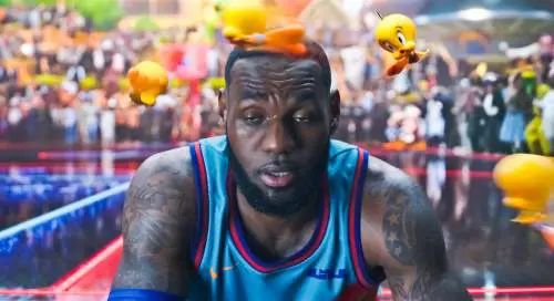 LeBron e Ibra, show tra campo e schermo