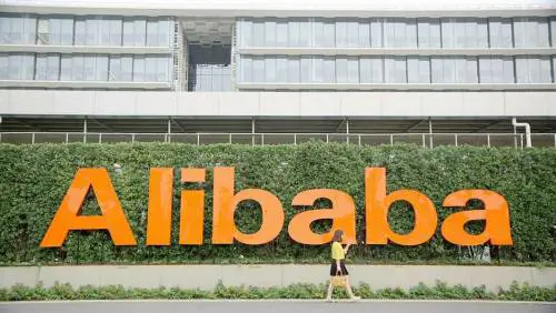 Alibaba fa +18% in Borsa, futuro a tutta AI con sfida a OpenAI e DeepSeek