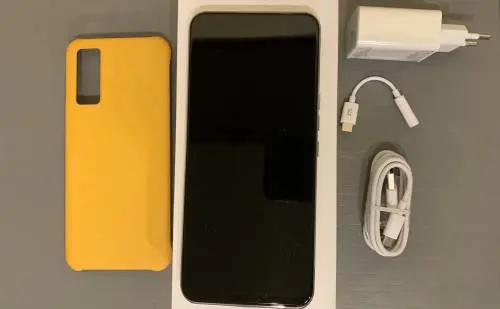 ZTE Axon 20 5G, la fotocamera è sotto il display