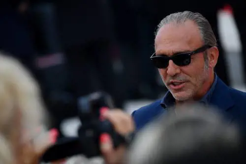 "Amori, risate e inferni. La mia vita spericolata da gladiatore delle voci"