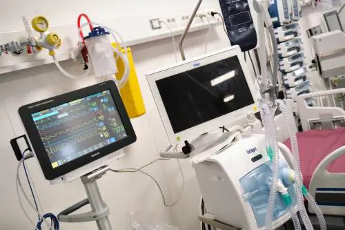 Torna l'allerta nelle rianimazioni, salgono le vittime. Quanti senza siero?