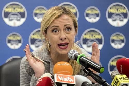 Meloni: "Fermiamo la lotta ai contanti. Cosa serve per riaprire davvero"