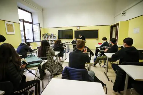 Perché il vaccino sui ragazzi funziona meglio che sugli adulti