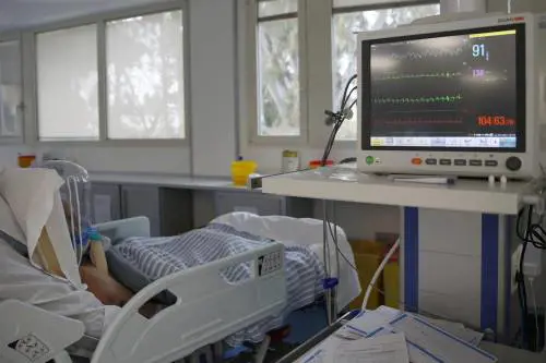 Intubate 3 donne incinte: "E rischiano pure i nascituri"