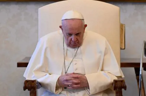 "Quello non è comunismo". Il dubbio sulle parole del Papa