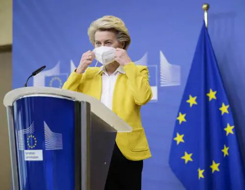 L'Ue trova l'intesa "Con il green pass tornano i viaggi". Ma i test si pagano