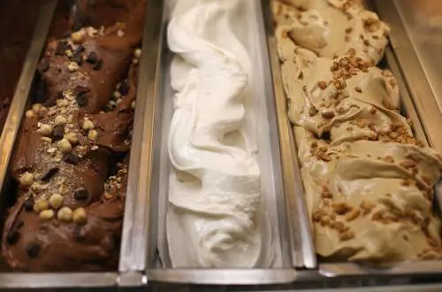 "Basta pagare per l'aria", la crociata della sinistra sui gelati