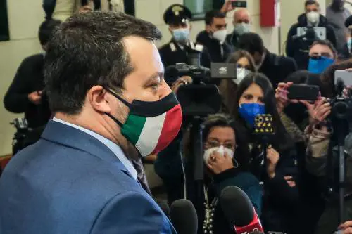 Esultano i manettari "Intollerante e disumano"