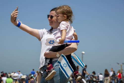 Israele getta la mascherina: così il Paese riparte dopo i vaccini