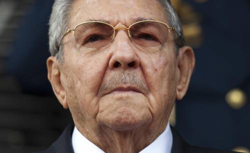 "Raúl Castro ha due tumori, è gravissimo". Lotta per il potere tra il figlio e l'ex genero