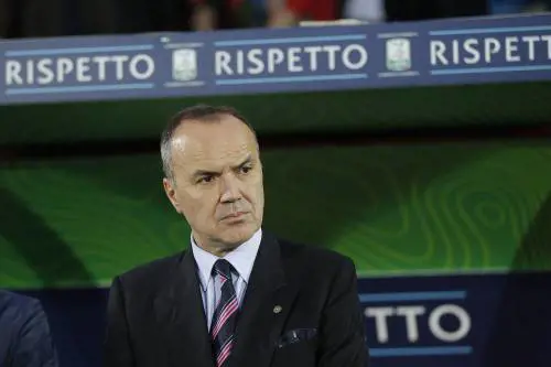 La serie B dribbla il Covid: torneo sospeso