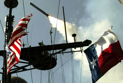 Missili puntati contro la Nato: le armi segrete di Russia e Cina
