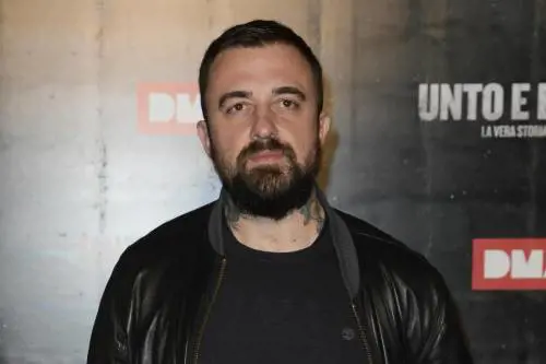 Brumotti aggredito. Chef Rubio choc: "Te ne hanno date poche"