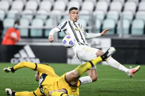 La Juventus non è super ma Pirlo si aggrappa alla Champions da rifare
