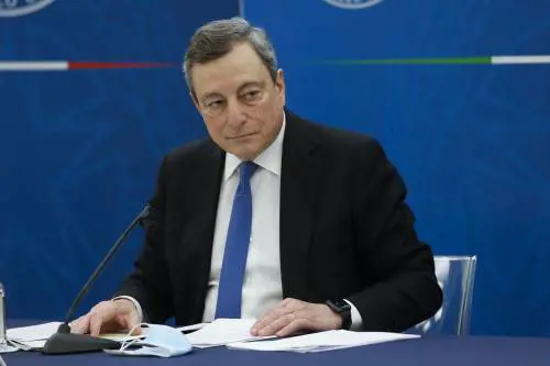 "Draghi doni i vaccini ai più bisognosi". Scatta l'ironia sulla Gomez