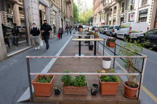 L'ira delle Regioni su Draghi: "Grave cambiare patti"