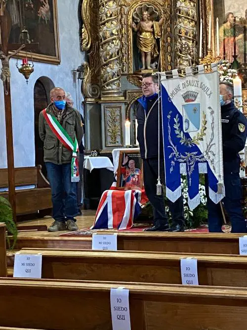 Il paesino italiano dice messa per l'amato principe Filippo