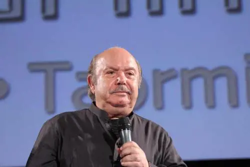 Lino Banfi: "Tifo per Berlusconi al Colle, glielo dirò al telefono"