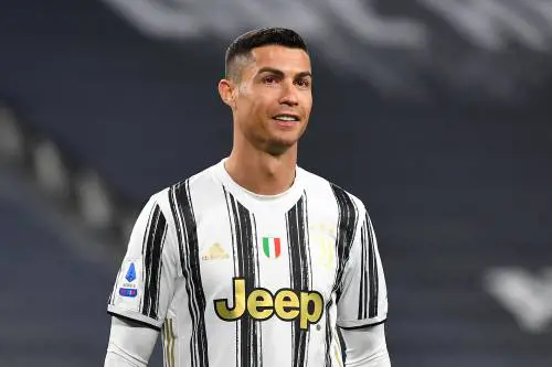 L'errore di Ronaldo nel video d'addio, J-Ax investe i no vax e Kabul: quindi, oggi...