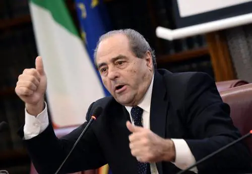 "Feci togliere le catene". Ma Di Pietro dimentica gli orrori di Mani Pulite