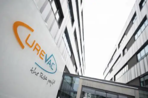 Rivoluzione vaccini: così cambia la strategia Ue