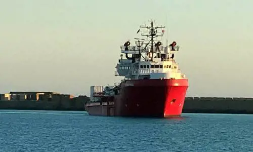 L'Ong carica oltre 200 migranti. Cresce il pressing sull'Italia