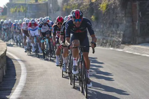 Strage di ciclisti, l'ultima è una 17enne. I professionisti fanno causa allo Stato