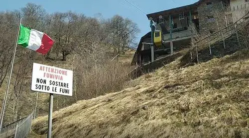 "Qui si arriva solo a piedi": il borgo sospeso inaccessibile da due anni