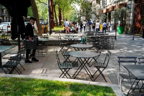 Visite ai parenti, autocertificazione e bar: le novità da lunedì