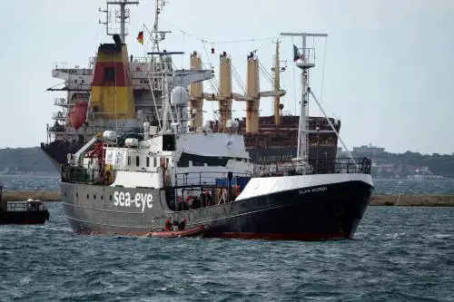 Le Ong vogliono il comando delle operazioni in mare