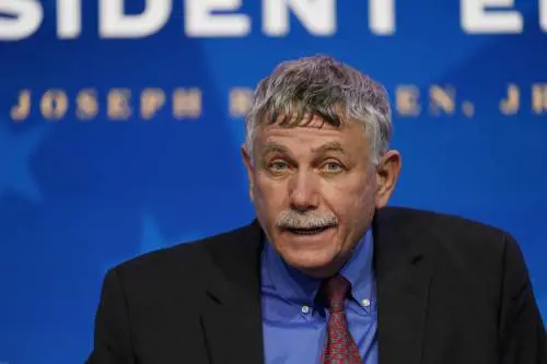 "Incontrava Epstein...". Ora lo scienziato imbarazza Biden