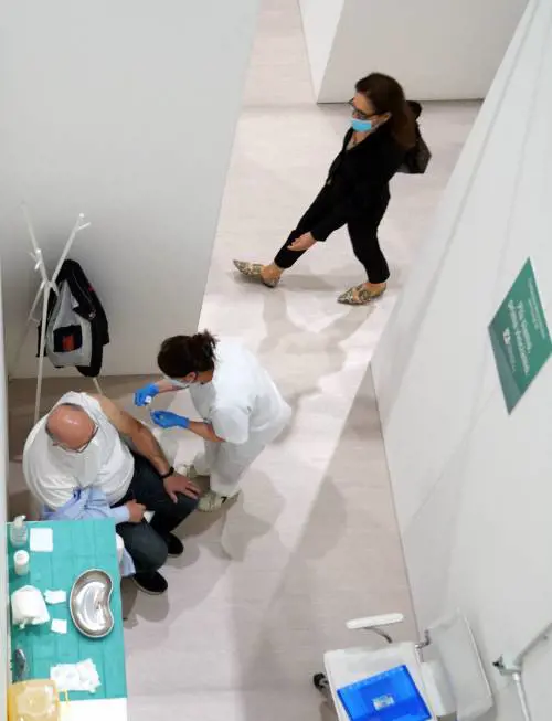 Chi si vaccina è al sicuro? Ecco come sapere se l’inoculazione ha funzionato