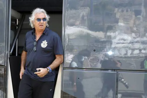 L'ira di Briatore: "Discoteche? Cts bigotto"