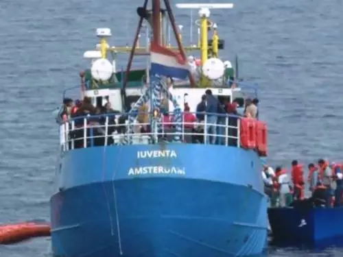 Iuventa, il giudice fa la grazia a Ong e trafficanti: tutti assolti