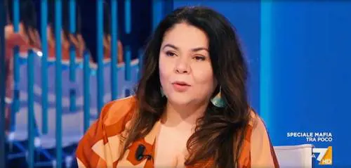"Storie assurde...". Harakiri Murgia: stavolta finisce malissimo