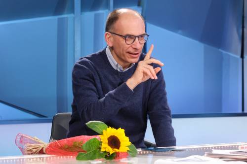 "Irresponsabile". Letta alza lo scontro con Salvini: "Scelga..."